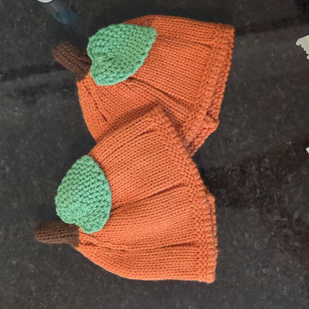 Crochet Pumpkin beanies 6m